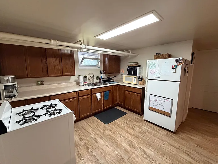 407 Adams St #C — Photo 6