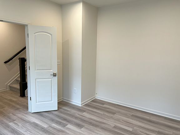 4th image of 14541 Pomona Ln
