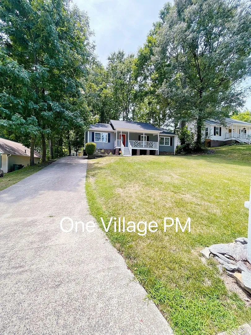Amazing fully renovated home near 98! — Photo 3