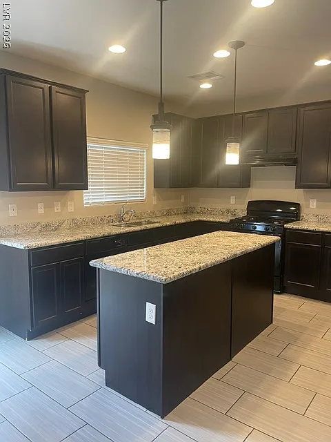 4 bed, 3.0 bath, 2022 sqft, $2,250 — Photo 4