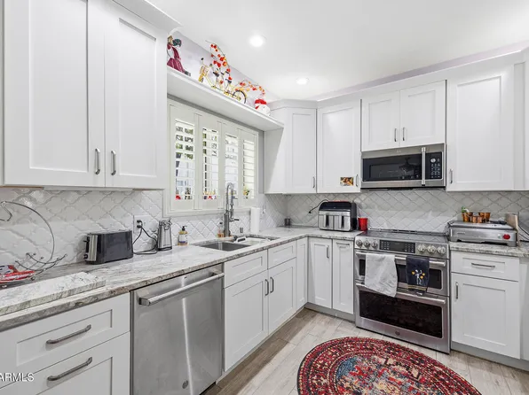 5200 S LAKESHORE Drive #116, Tempe, AZ 85283