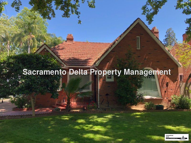 1st image of 2571 Land Park Dr