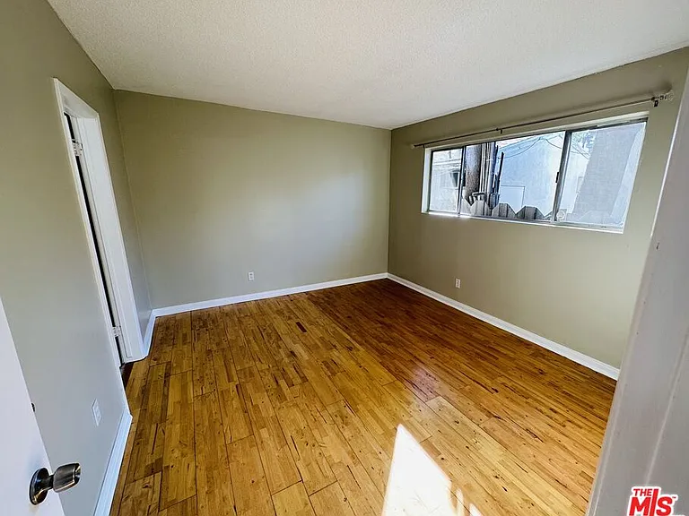 1646 Franklin St #B — Photo 9
