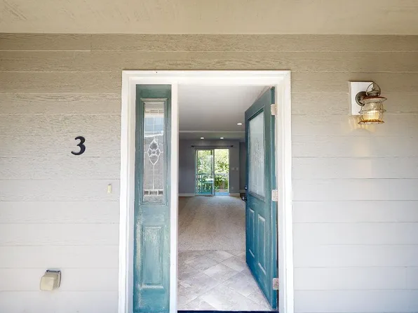 819 Easy St APT 3, Brookings, OR 97415