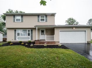 34 Kentwood Dr, Rochester, NY 14626