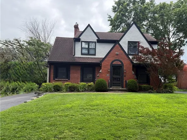 1207 W Gregory Blvd, Kansas City, MO 64114