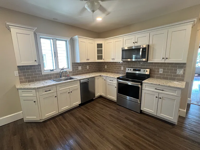 67 Hazel St #67 — Photo 2