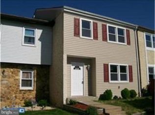 1104 Cedarwood Ln, Newark, DE 19702