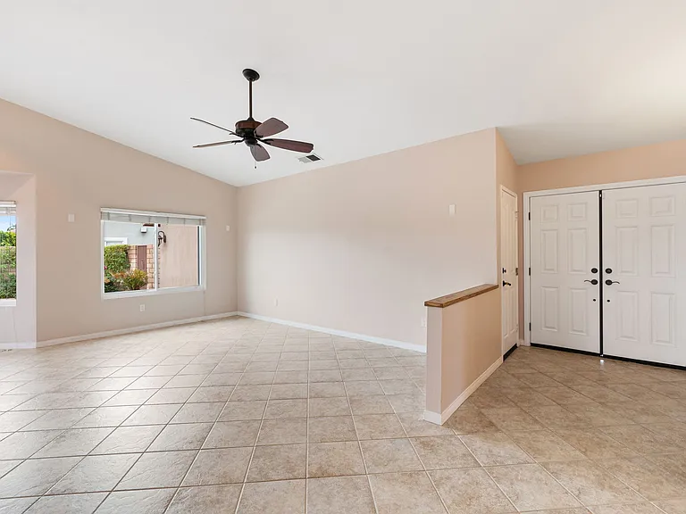 44030 Mariposa Ct — Photo 6