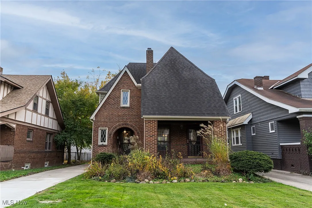 10504 S Highland Ave photo 1