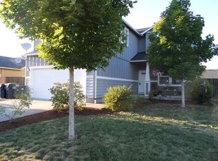 25217 Irenic Ave, Veneta, OR 97487