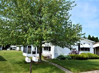 2 Lees Ln #2, Olmsted Falls, OH 44138