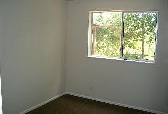 5th image of SE Bird Ave