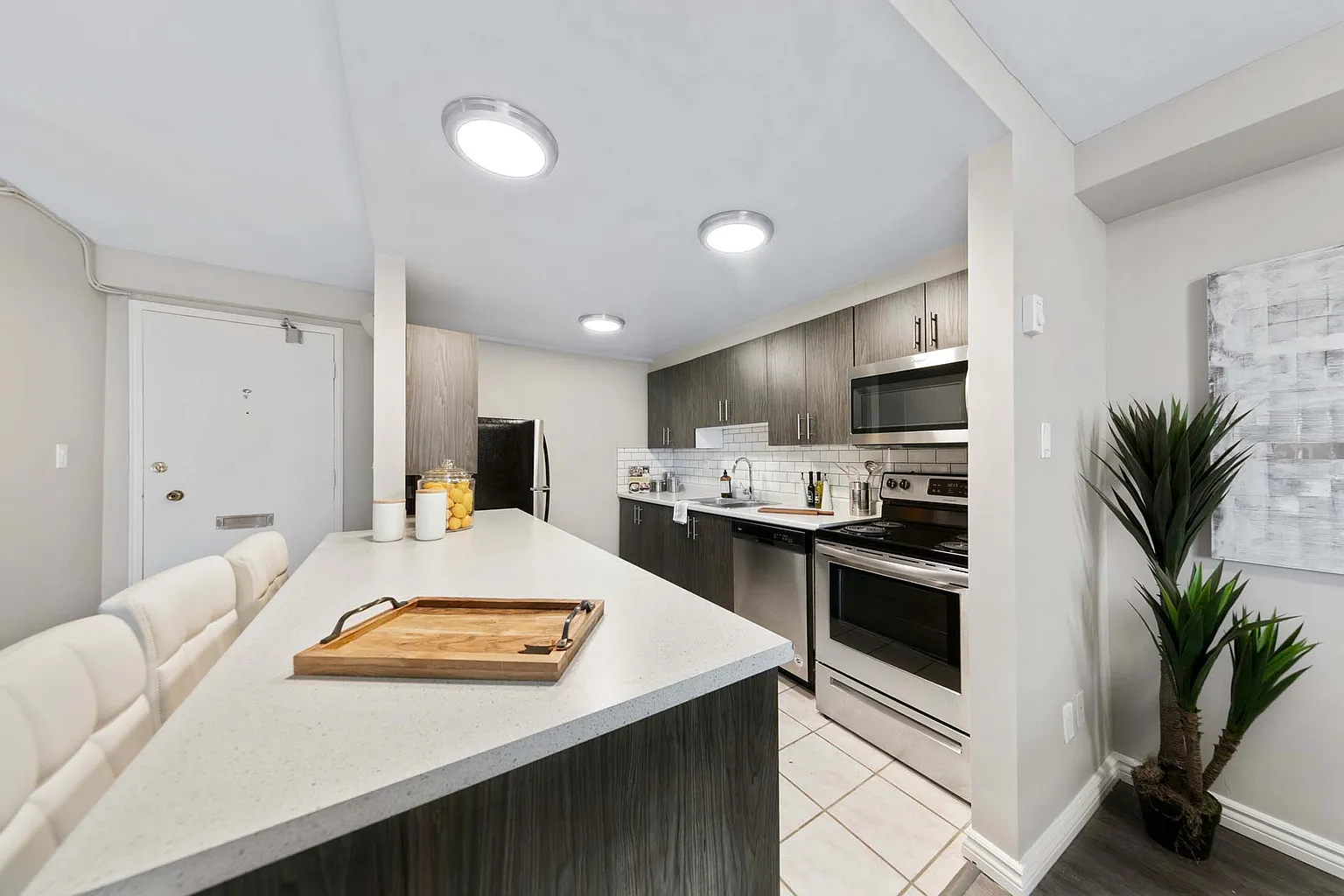 8787 Riverside Dr E #1468354 photo 1