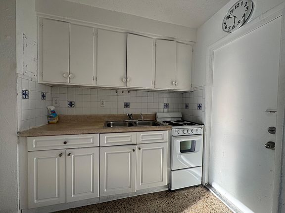 5th image of 3520 NW 79th St APT 19