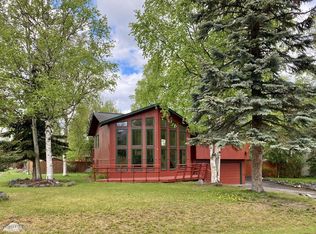 9840 Annette Cir, Eagle River, AK 99577