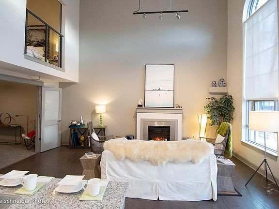 4th image of 2178 Seneca St #212