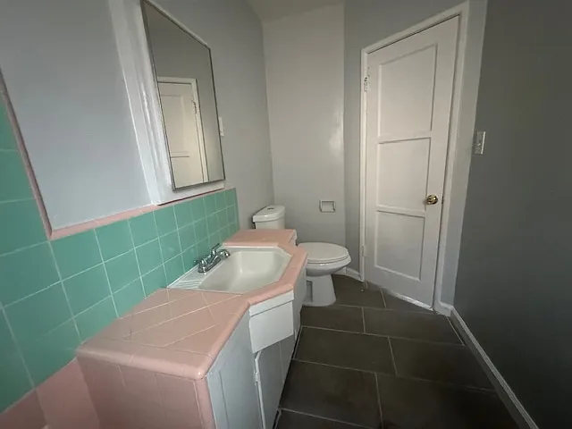 553 W Imperial Hwy #2 — Photo 8