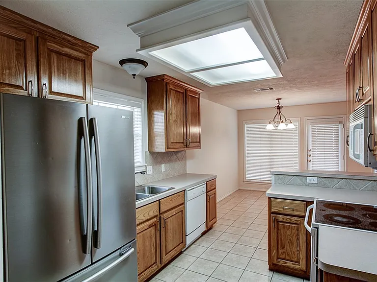 113 Karten Ln — Photo 11