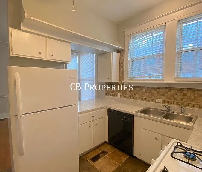 44 N Belvedere Blvd #42 — Photo 2