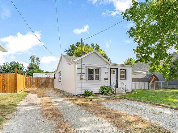 3rd image of 310 McNaughton Ave E