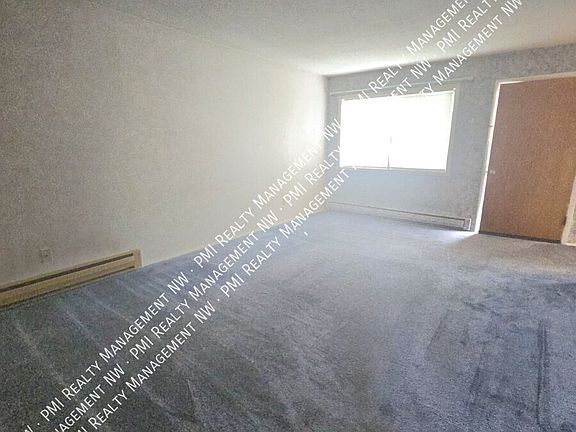 5th image of 635 6th St W APT 12