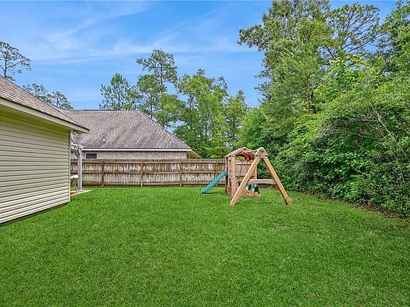 4th image of 1140 Berkshire Dr
