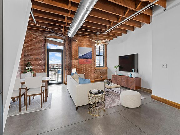 2nd image of 2615 Washington Blvd #310