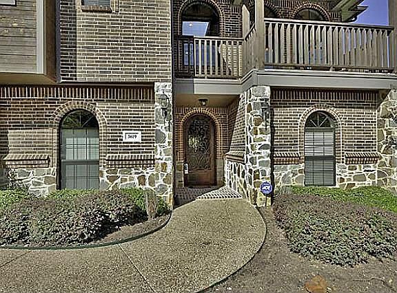 2nd image of 3619 Oakwood Dr