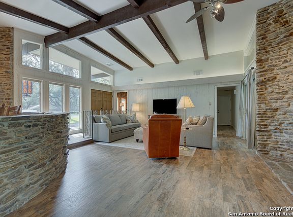 2nd image of 202 Yosemite Dr