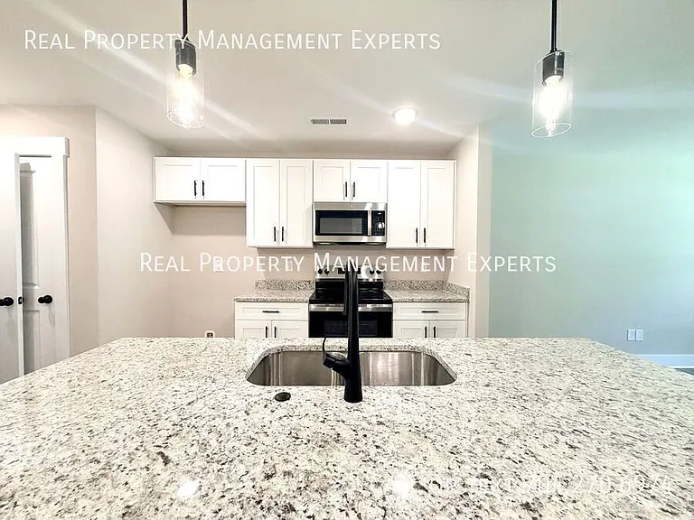 412 N Scruggs St — Photo 5