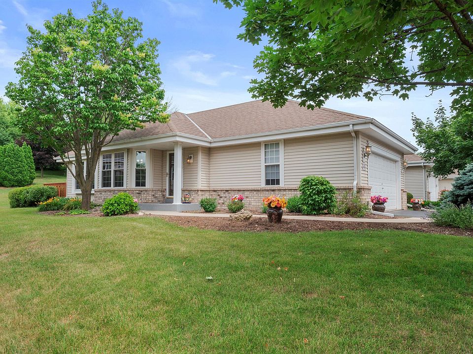 1st image of W140N9693 Knollcrest Cir