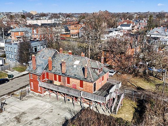 4th image of 374 Wilson Ave #374-76