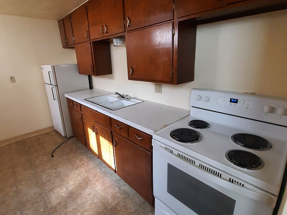 2nd image of 408 E Bond St #8