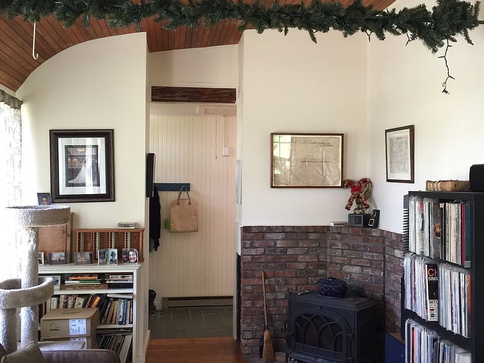 2nd image of 197 Mountain Rd #House