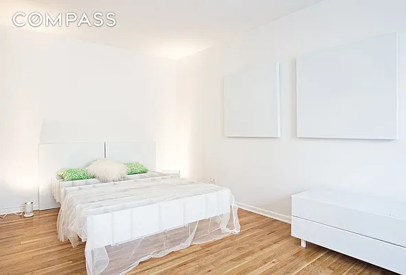 Rented by Compass | media 22