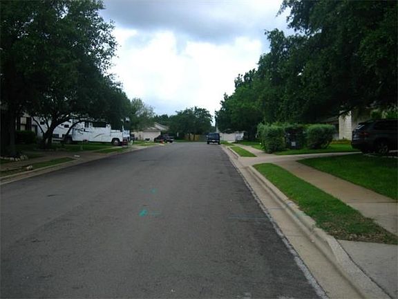 3rd image of 1611 Abbey Ln