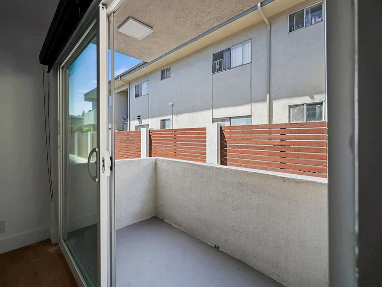 2034 S Garth Avenue Apartments — Photo 59