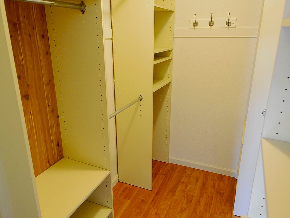 Walk-in Closet