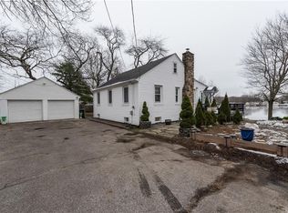 3 Hurley Ave, Warwick, RI 02889