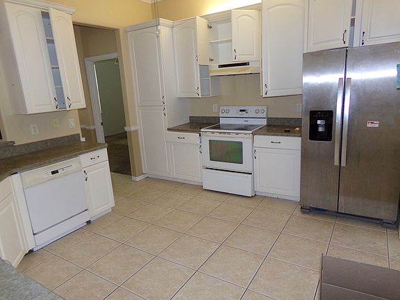 5th image of 464 Brown Ave