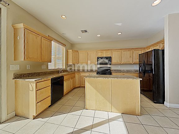 4th image of 1095 Willjay Ln