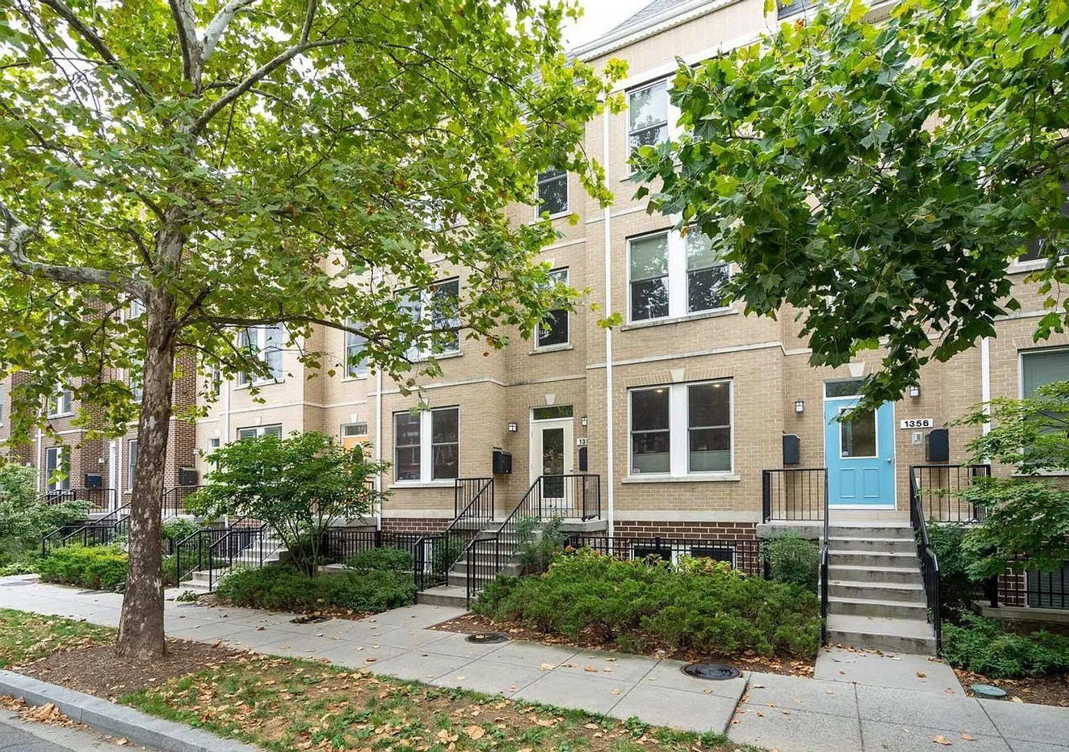 Large Contemporary 2BR 2BA In Columbia Heights with Garage Parking — Photo 1