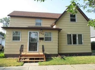 112 4th Ave N, Wahpeton, ND 58075