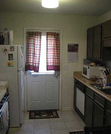 4th image of 700 Legion Dr Unit 2