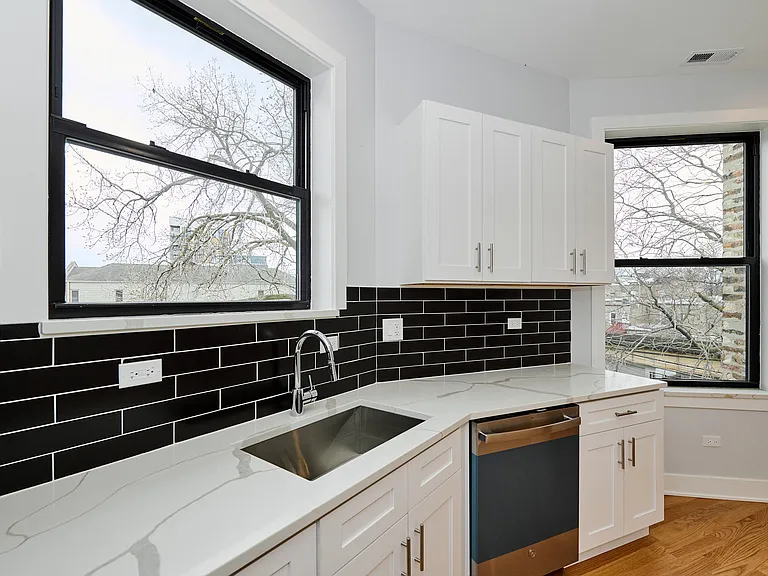 4220 S Calumet Ave #1 — Photo 9