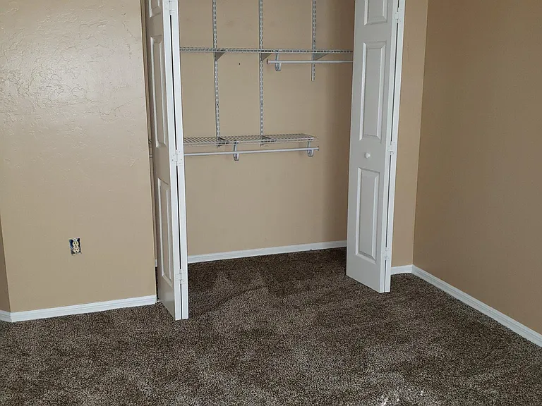 604 SE 13th Pl — Photo 10