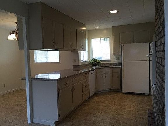 3rd image of 1140 Danbury Dr
