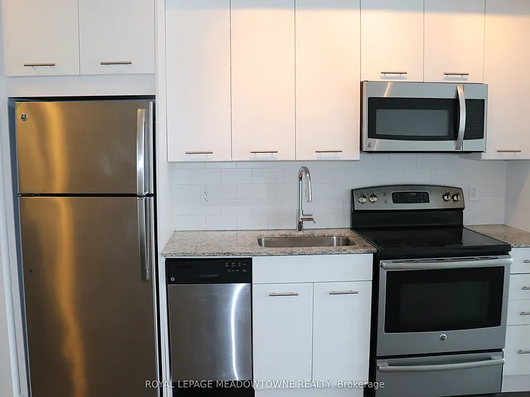 2055 Danforth Ave #903 — Photo 8