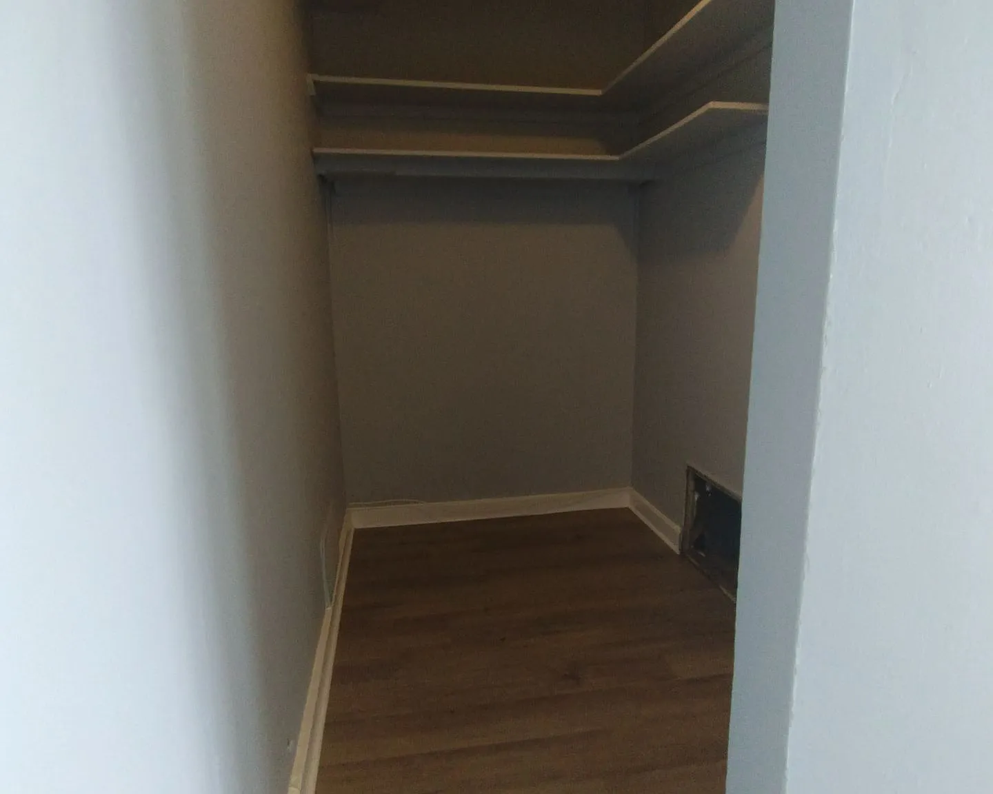 Spacious 2 Bedroom Apartment For Rent Now In Tonawanda — Photo 4